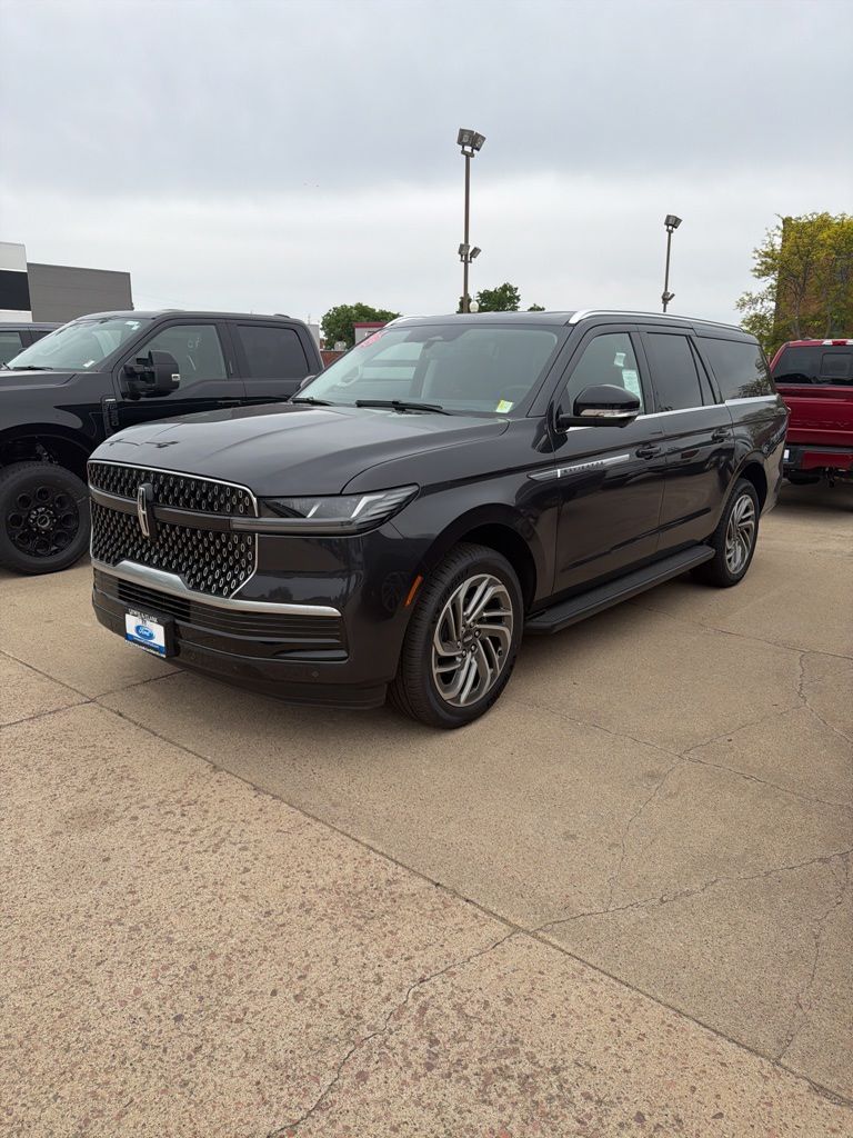 Black 2026 Lincoln Navigator L Premiere 4WD SUV / Crossover Four-Wheel Drive Automatic