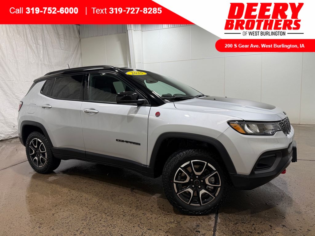 Silver Zynith Metallic Clearcoat 2025 Jeep Compass Trailhawk 4WD SUV / Crossover Four-Wheel Drive 8-Speed Automatic