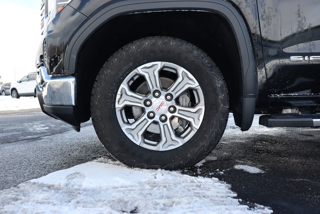 2023 GMC Sierra 1500 SLT 9