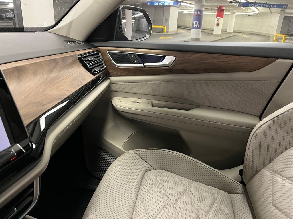 2026 Volkswagen Atlas SE w/Tech - Photo 32