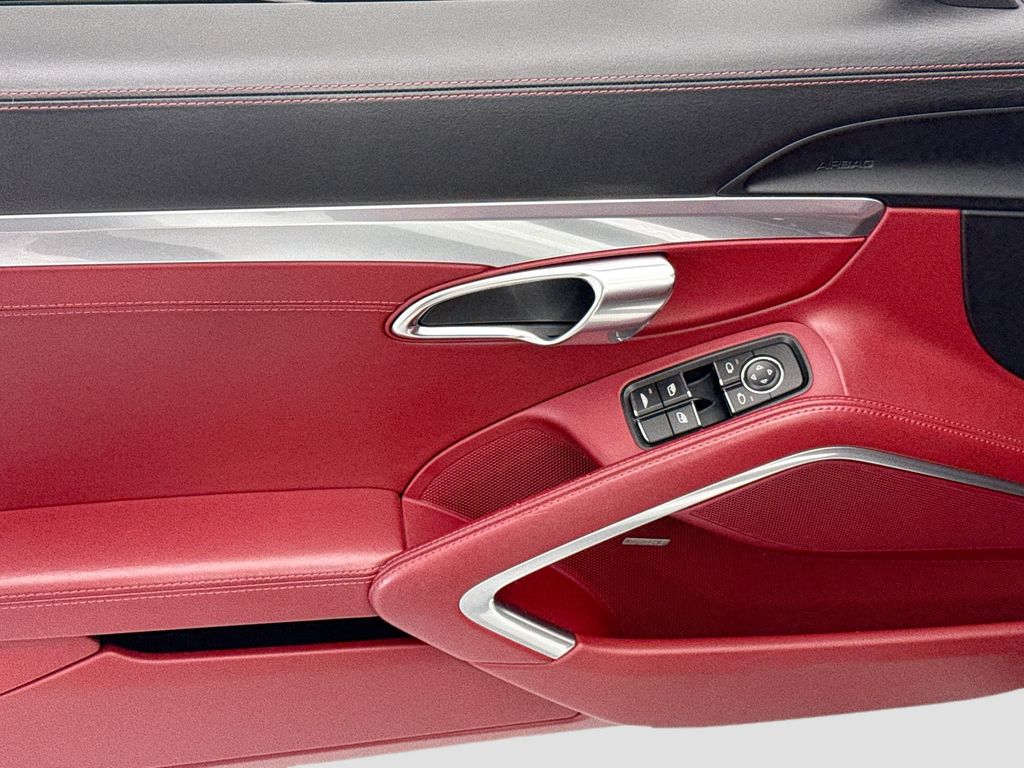 Thumbnail: 2019 Porsche 911 - 19