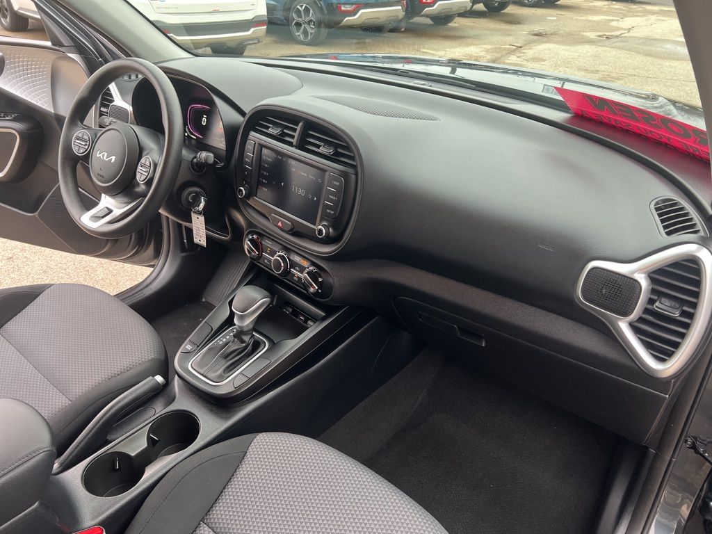 2023 Kia Soul LX photo
