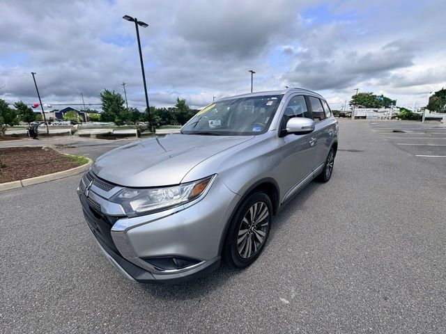 Silver 2019 Mitsubishi Outlander SUV / Crossover All-Wheel Drive Continuously Variable Transmission