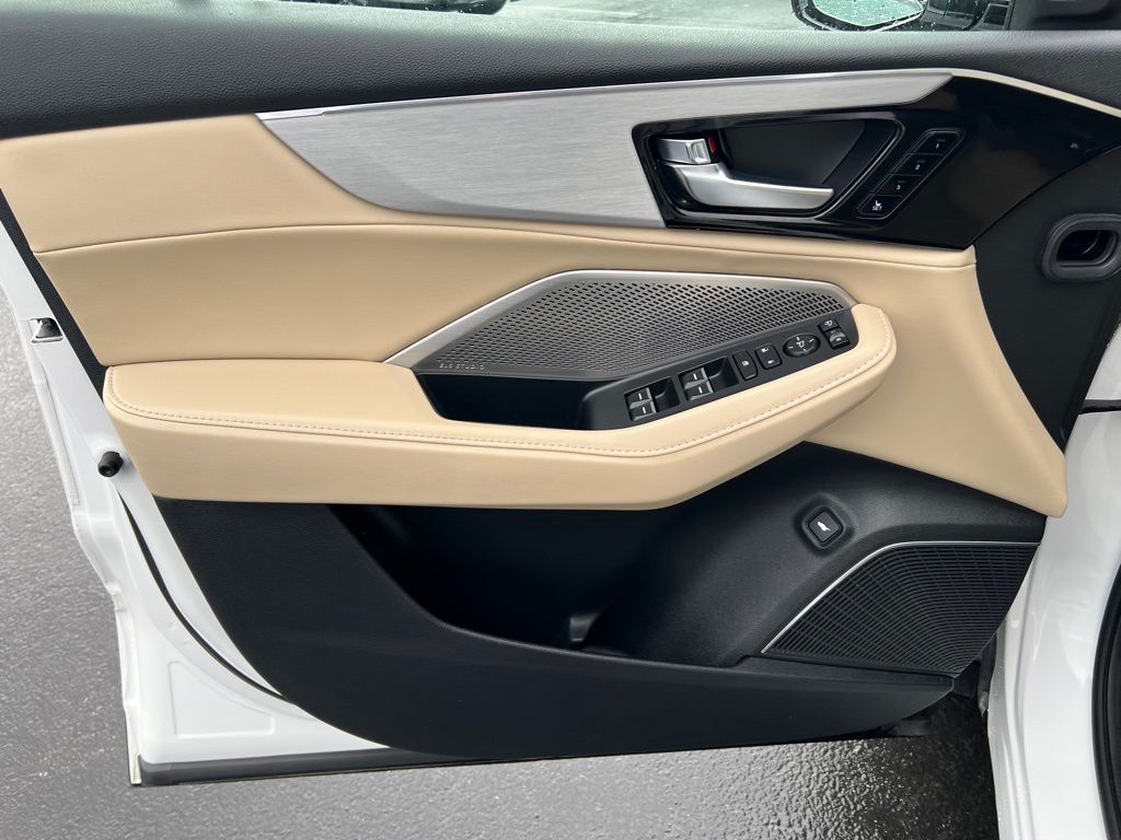 Thumbnail: 2023 Acura MDX - 11