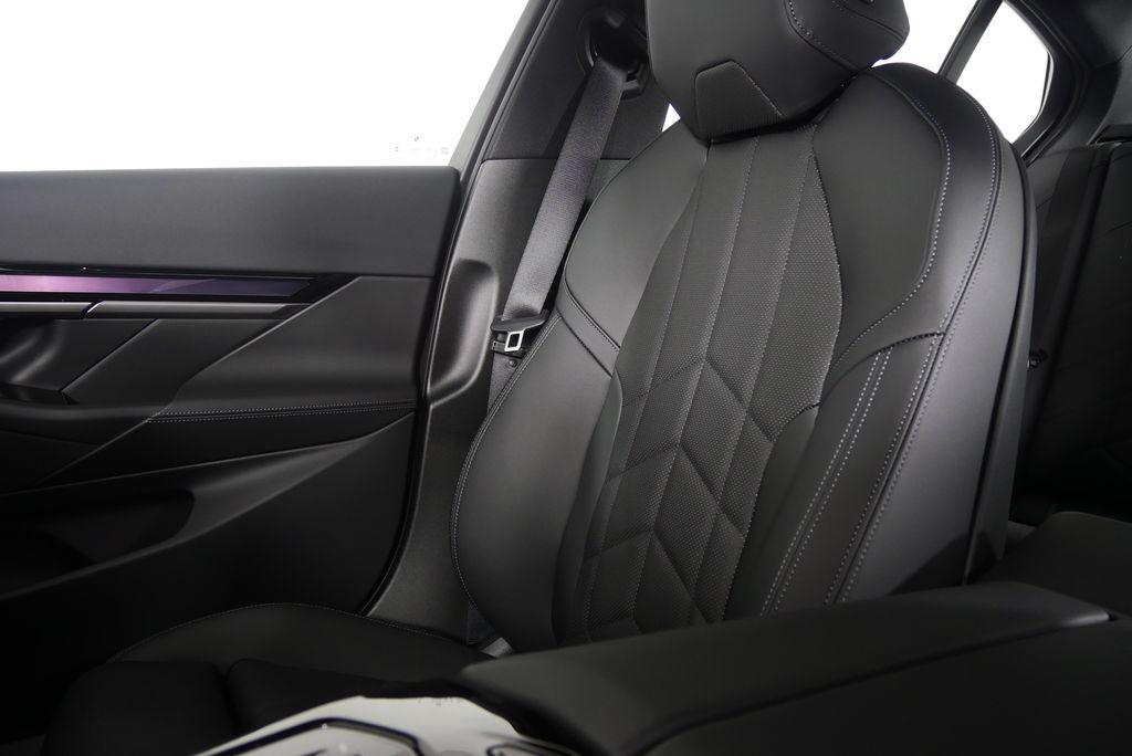 Thumbnail: 2026 BMW i5 - 22