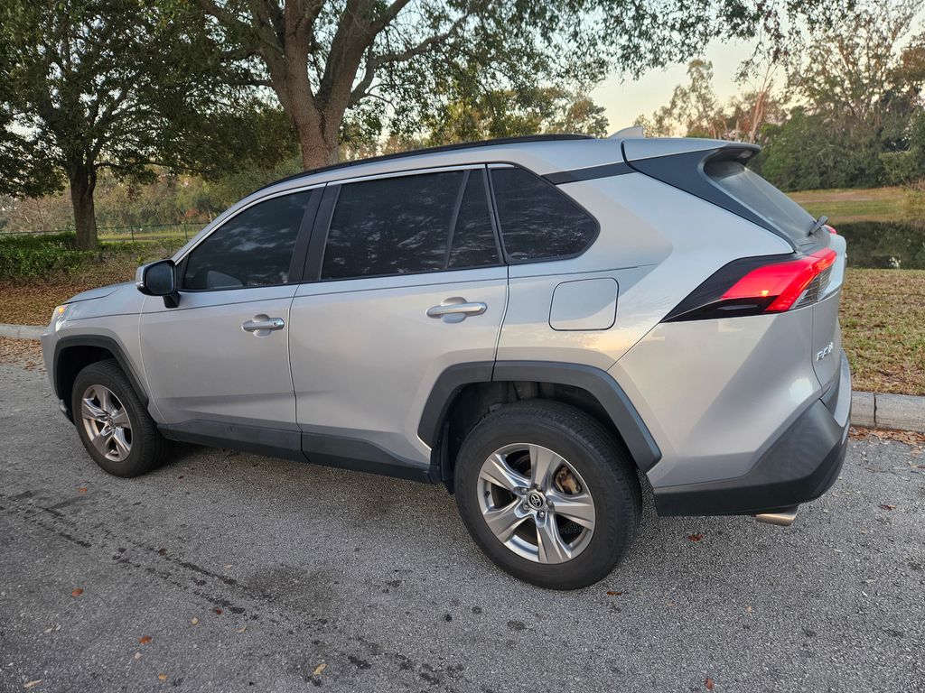 2022 Toyota RAV4 XLE 3