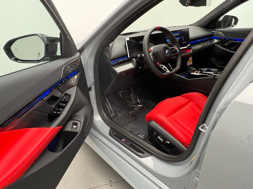 Thumbnail: 2026 BMW M5 - 23