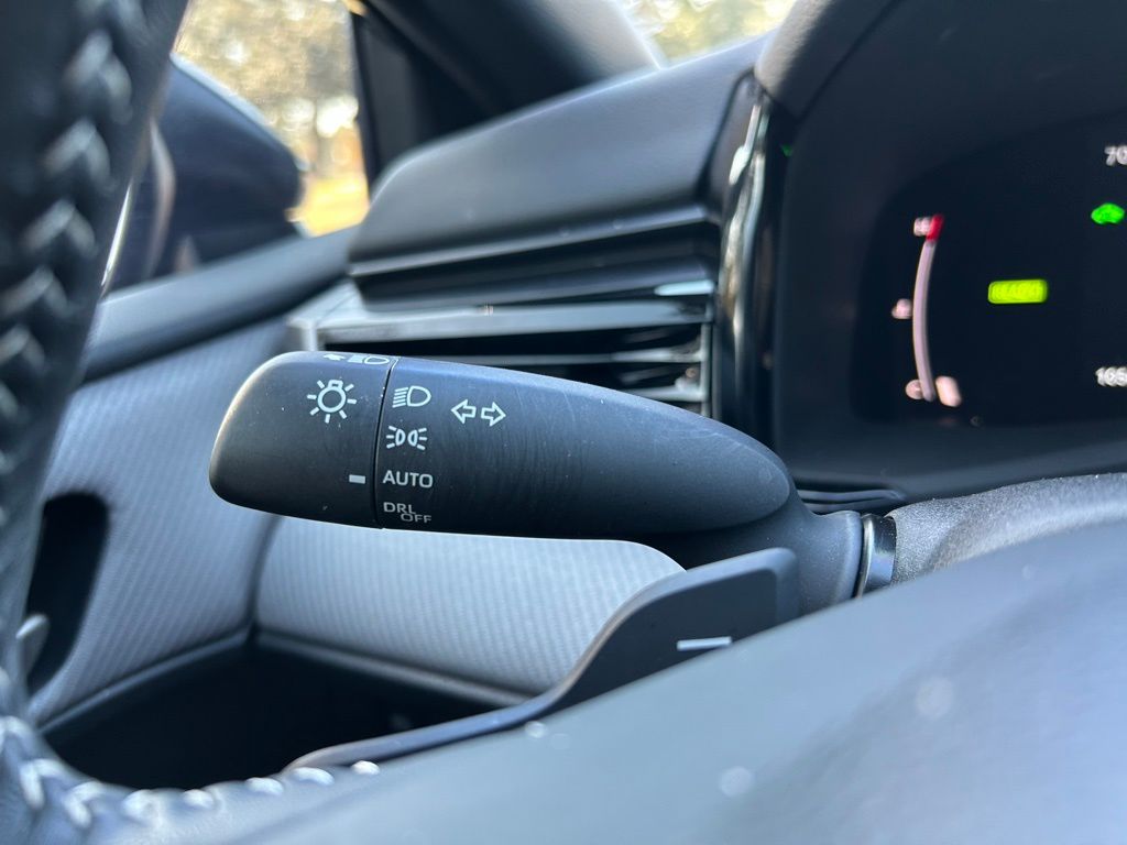 Thumbnail: 2025 Toyota Camry - 22