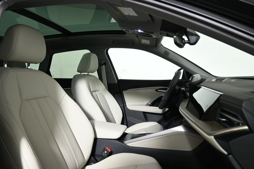 Thumbnail: 2025 Audi Q5 - 22