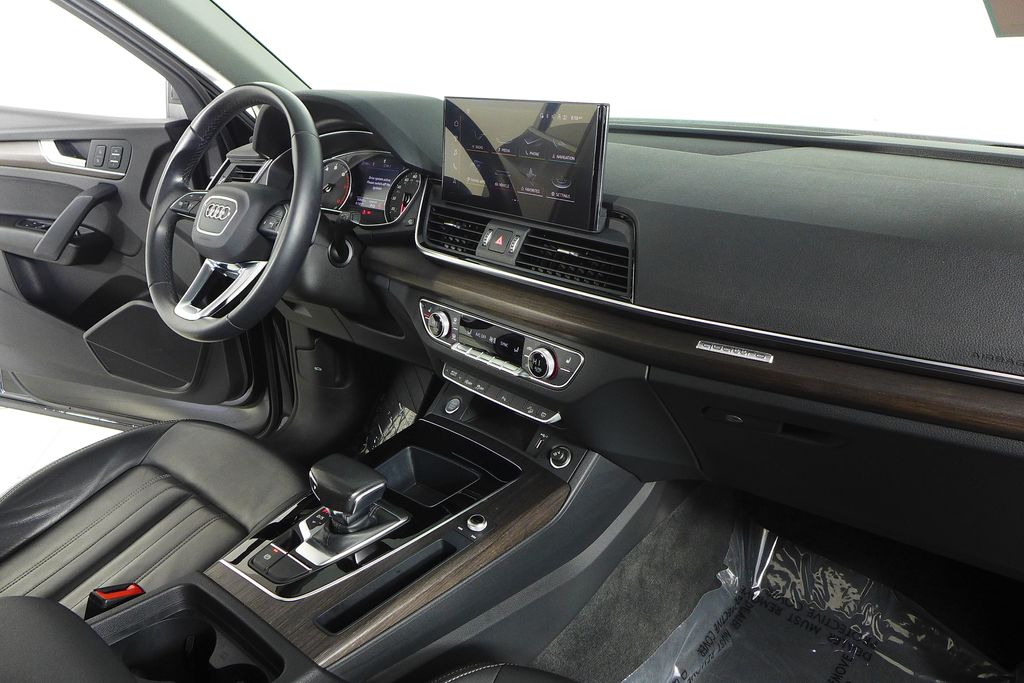 Thumbnail: 2023 Audi Q5 - 13