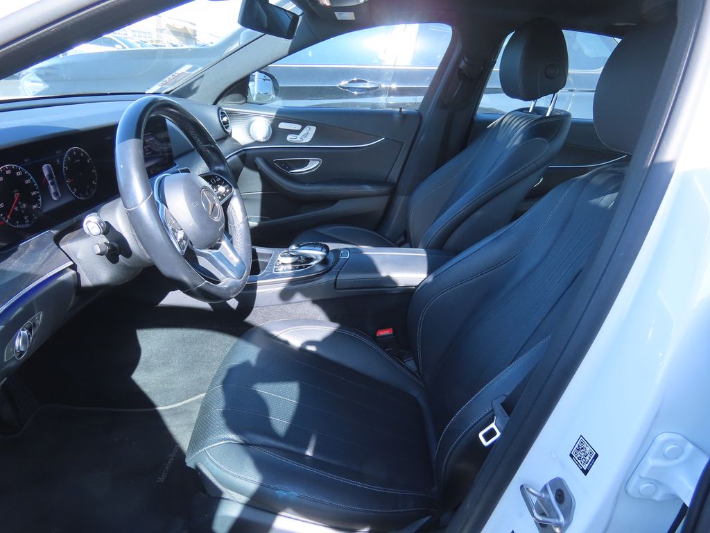 Thumbnail: 2020 Mercedes-Benz E-Class - 10