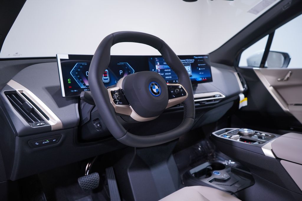 2025 BMW iX xDrive50 6