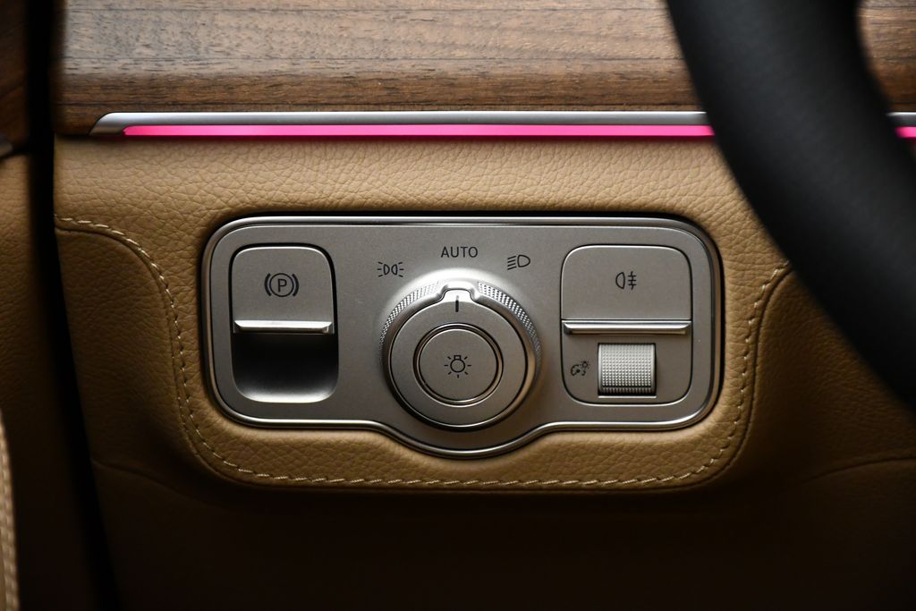 Thumbnail: 2026 Mercedes-Benz GLS - 21