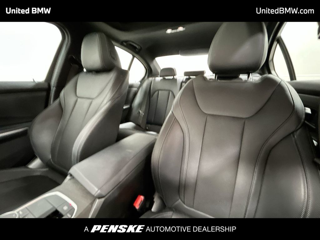 Thumbnail: 2024 BMW 3 Series - 12