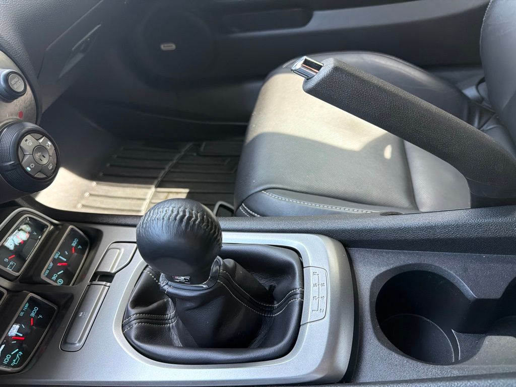 Thumbnail: 2011 Chevrolet Camaro - 25