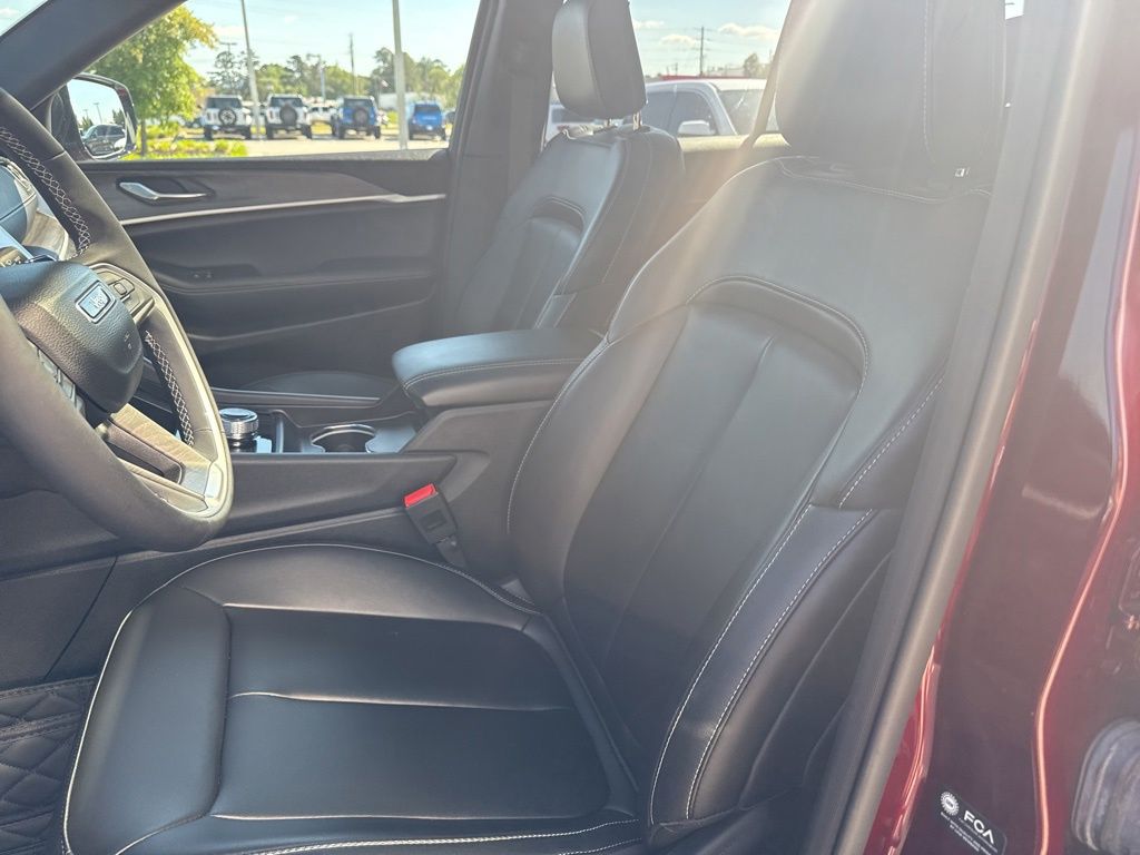 2025 Jeep Grand Cherokee Limited 4x2