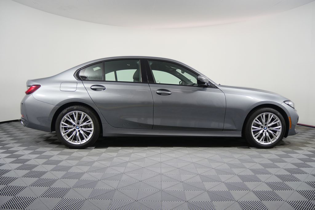 Thumbnail: 2023 BMW 3 Series - 2
