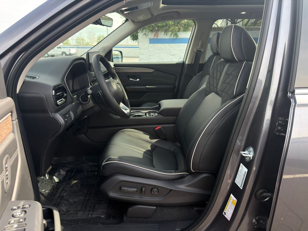 Thumbnail: 2026 Honda Pilot - 17