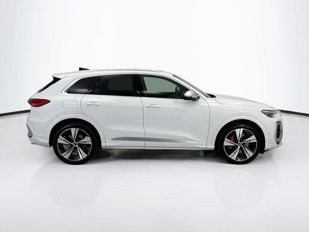 Thumbnail: 2026 Audi SQ5 - 4