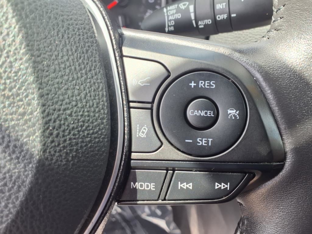 2022 Toyota RAV4 XLE photo 24