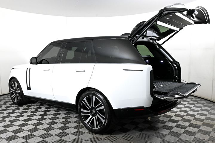 2023 Land Rover Range Rover SE 31