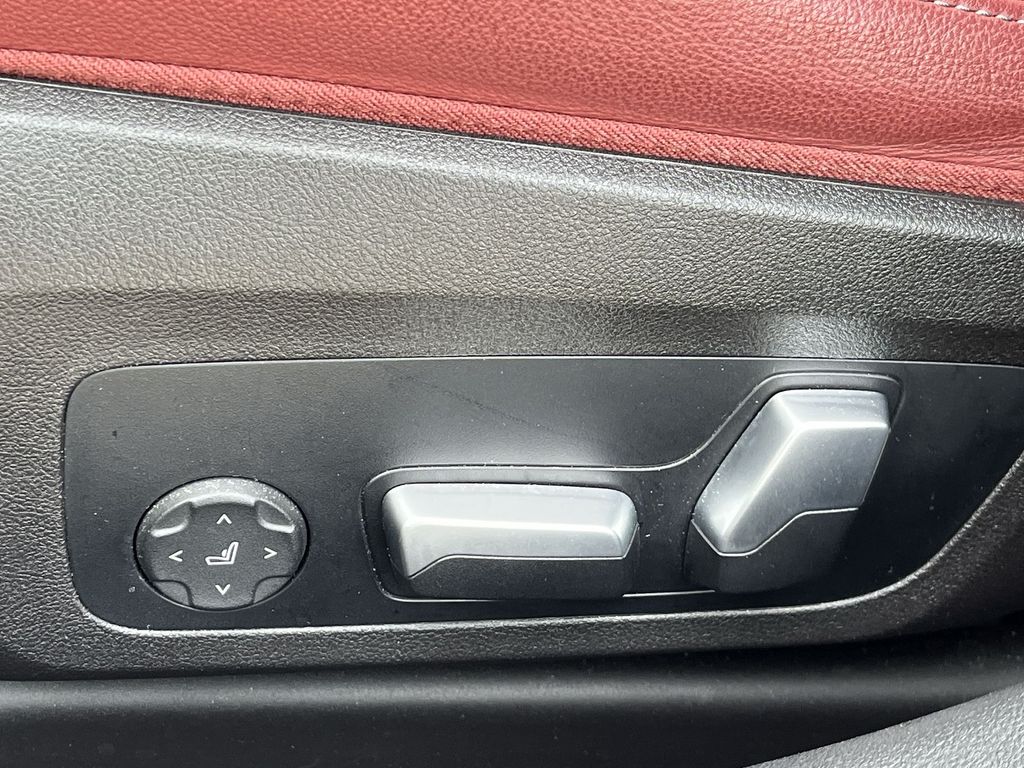 Thumbnail: 2023 BMW 3 Series - 12