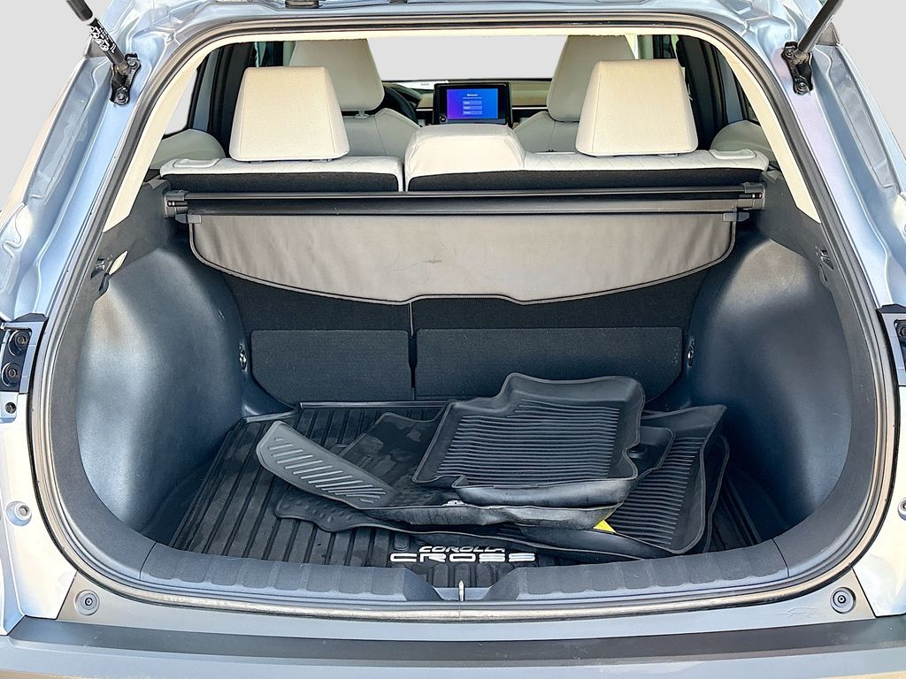 Thumbnail: 2023 Toyota Corolla Cross - 28