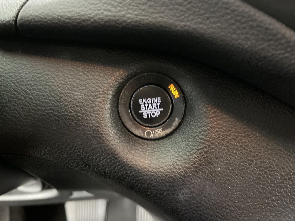 Thumbnail: 2019 Jeep Cherokee - 31