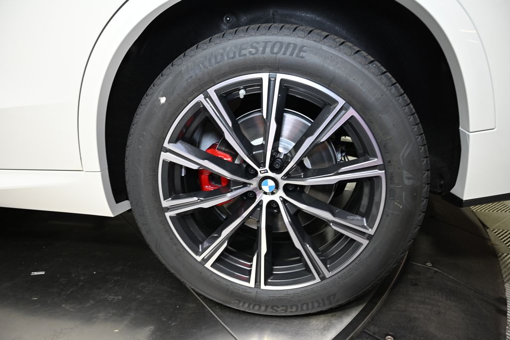 Thumbnail: 2026 BMW X5 - 12