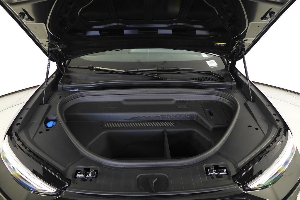 Thumbnail: 2025 Audi Q6 e-tron - 6