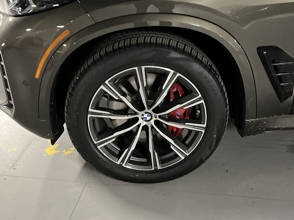 Thumbnail: 2026 BMW X5 - 10