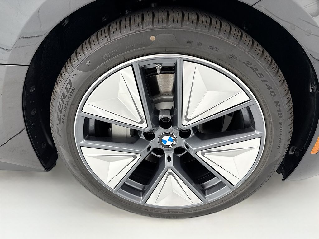 Thumbnail: 2026 BMW i4 - 31