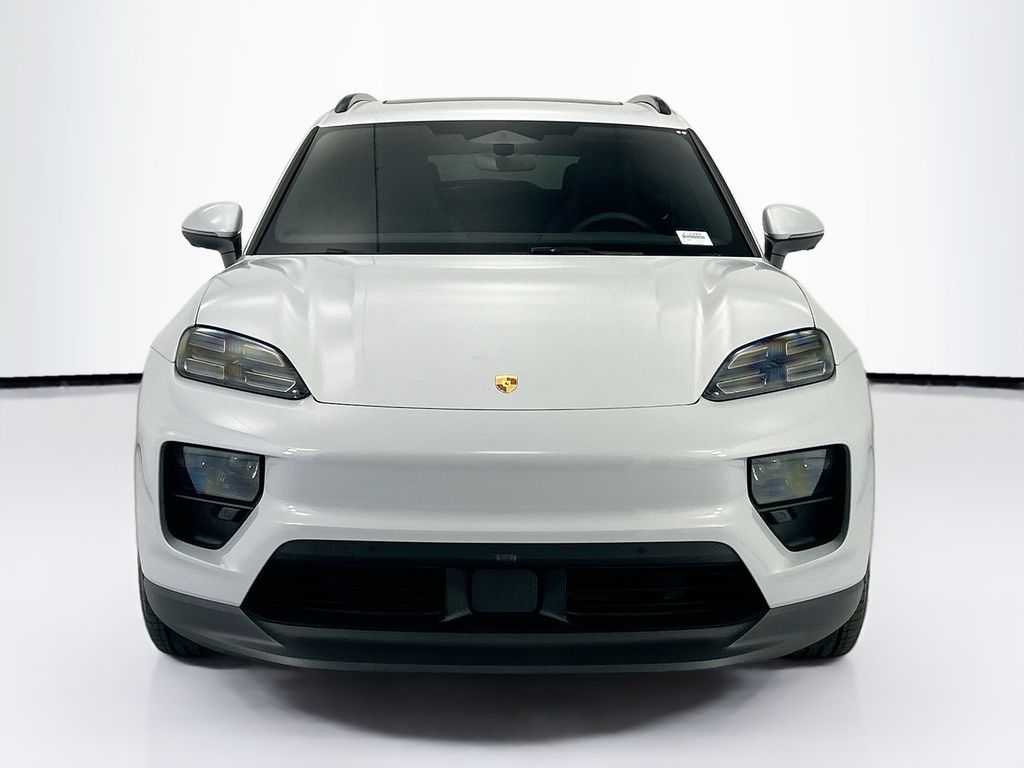 Thumbnail: 2026 Porsche Macan - 10