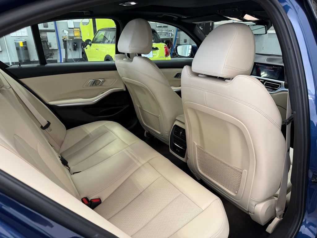 2022 BMW 3 Series 330i xDrive 26