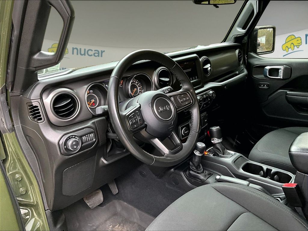 2022 Jeep Gladiator — photo 14