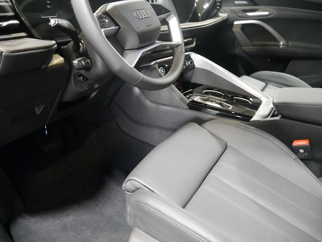 Thumbnail: 2025 Audi Q5 - 18