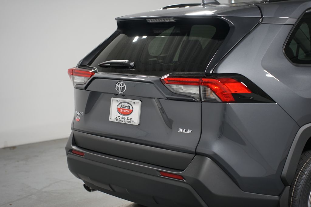 2025 Toyota RAV4 XLE 9