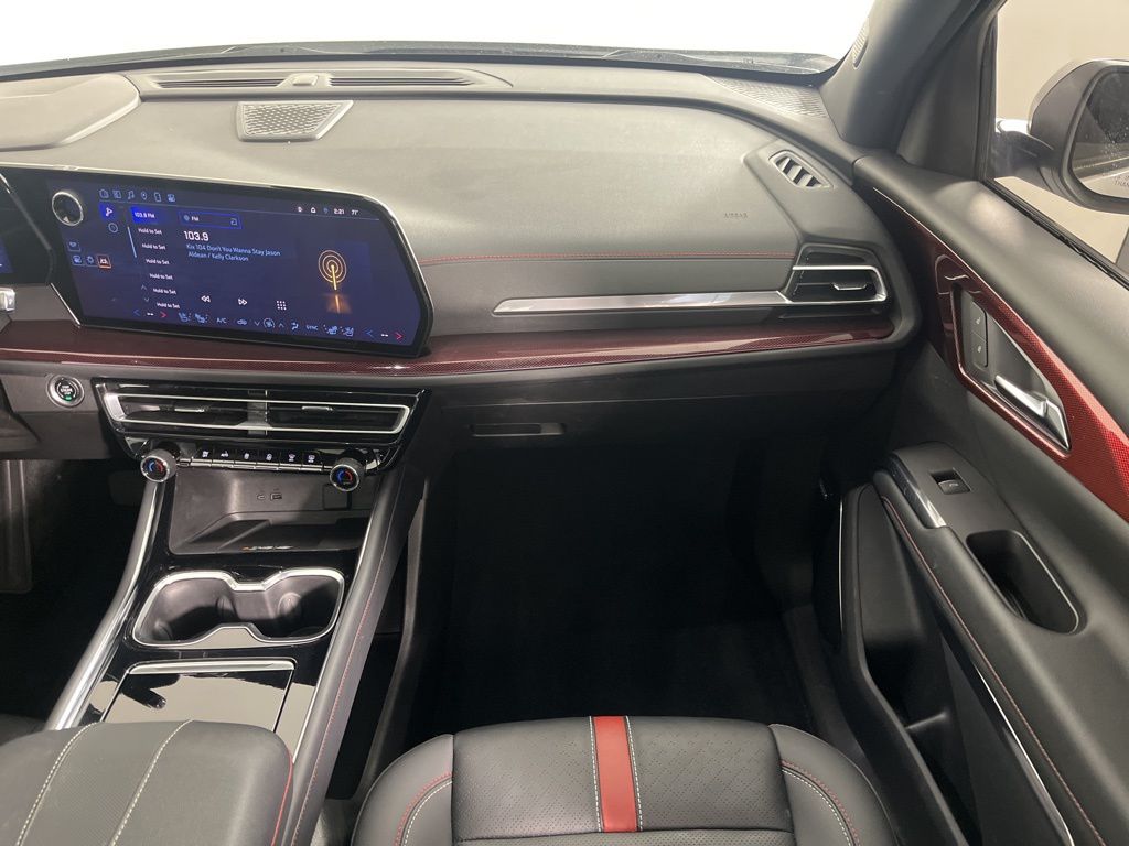 Thumbnail: 2024 Chevrolet Traverse - 21