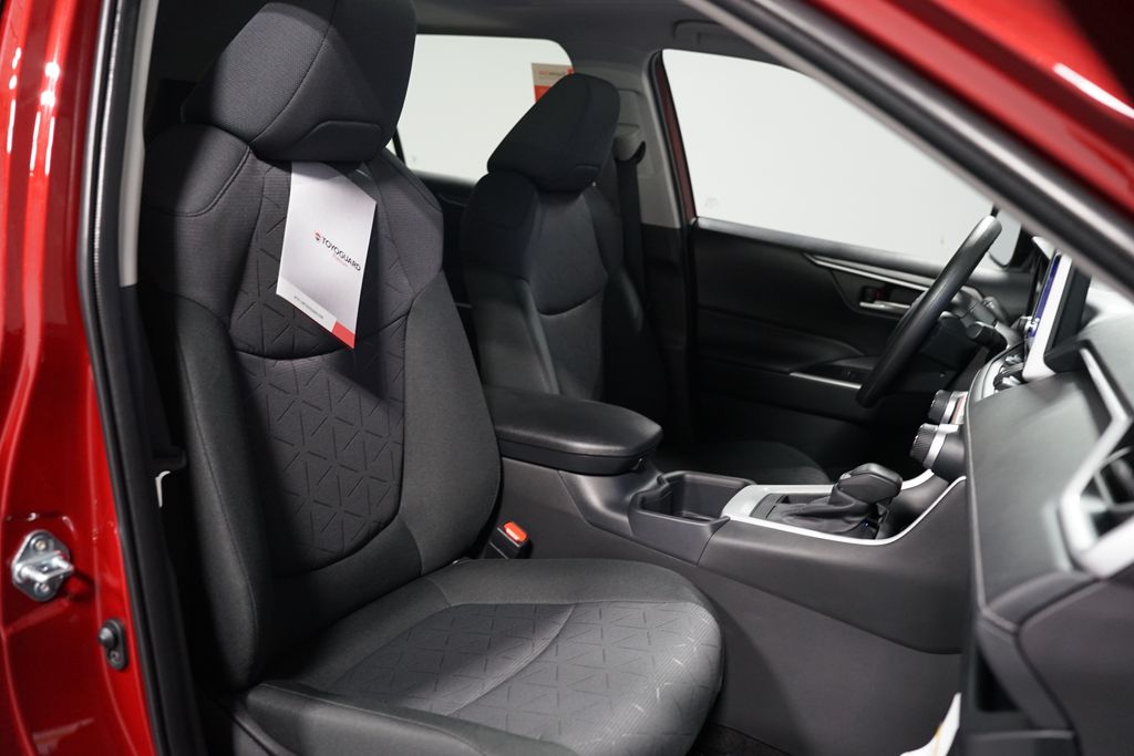 Thumbnail: 2025 Toyota RAV4 - 28
