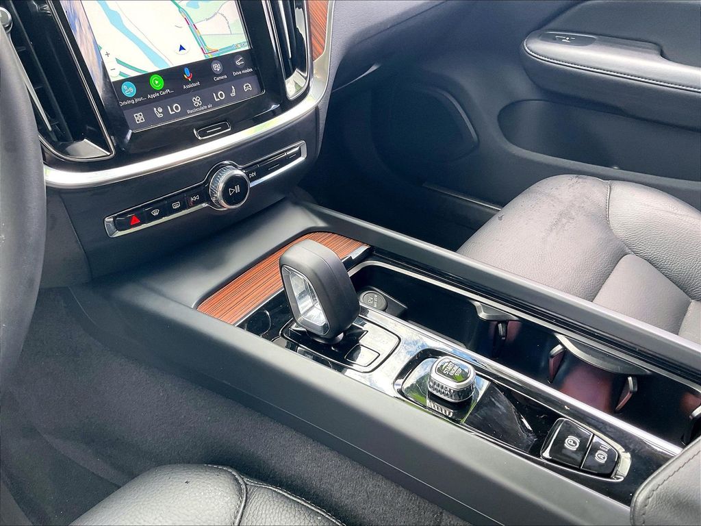 2025 Volvo V60 Cross Country — photo 19