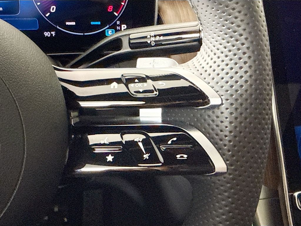 Thumbnail: 2025 Mercedes-Benz GLC - 12