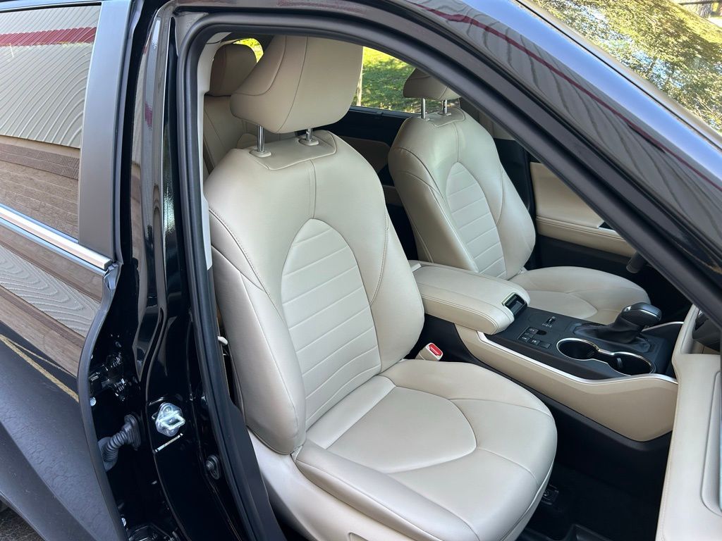 Thumbnail: 2024 Toyota Highlander - 15