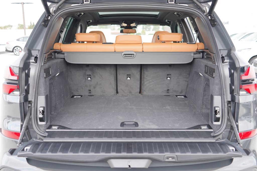 Thumbnail: 2026 BMW X5 - 19