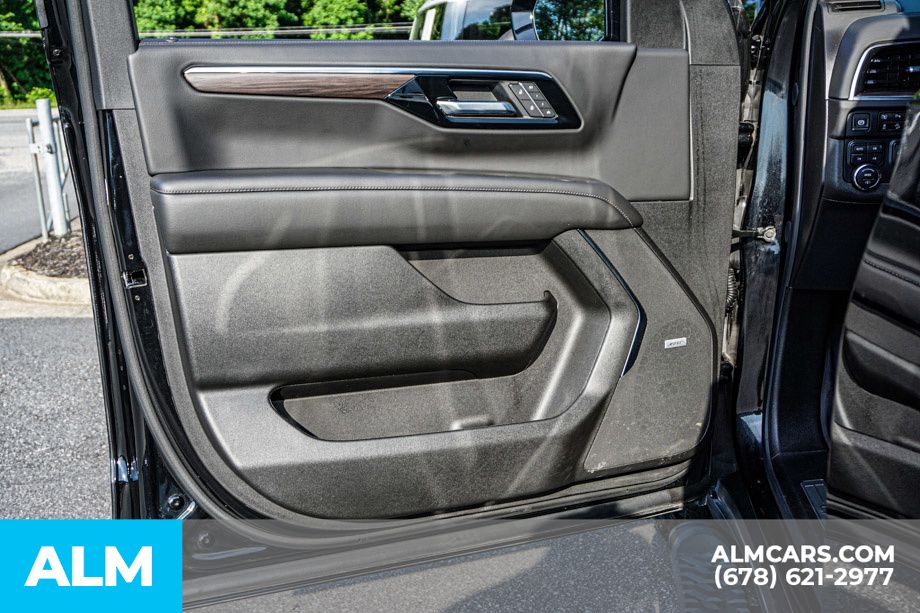Used 2025 Black Chevrolet Z71 image 48