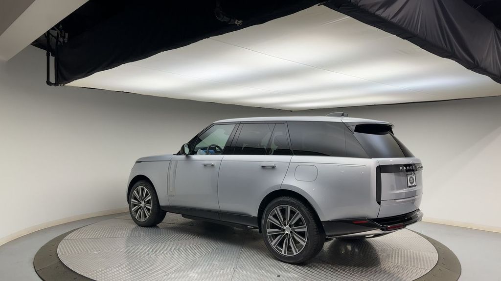 2025 Land Rover Range Rover Autobiography 6