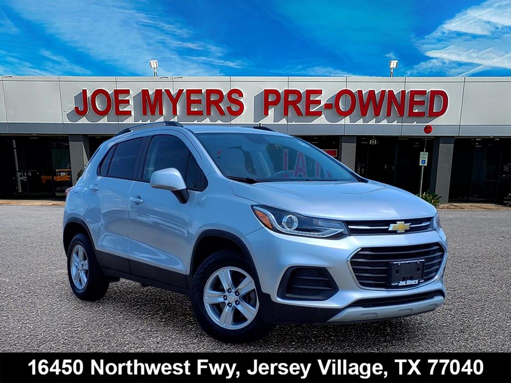 2022 Chevrolet Trax LT Silver at Emmons Autoplex