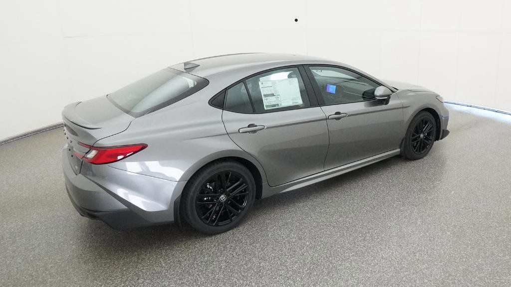 2025 Toyota Camry SE 28