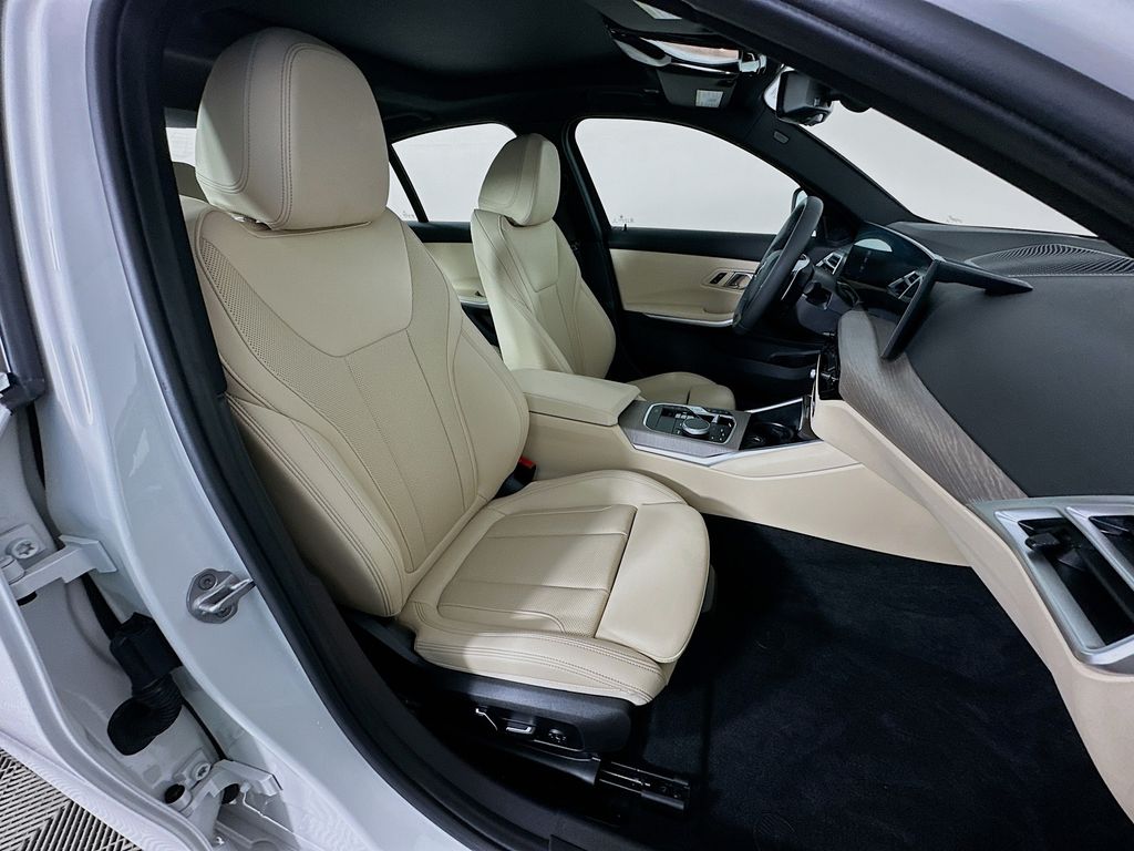 Thumbnail: 2025 BMW 3 Series - 29