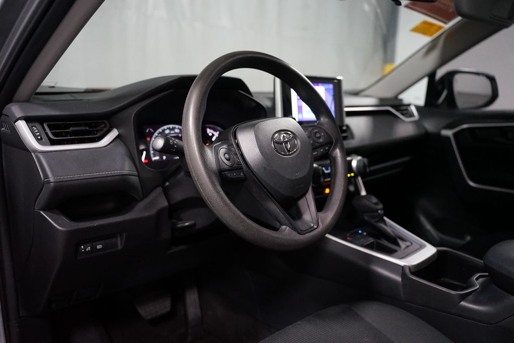Thumbnail: 2025 Toyota RAV4 - 6