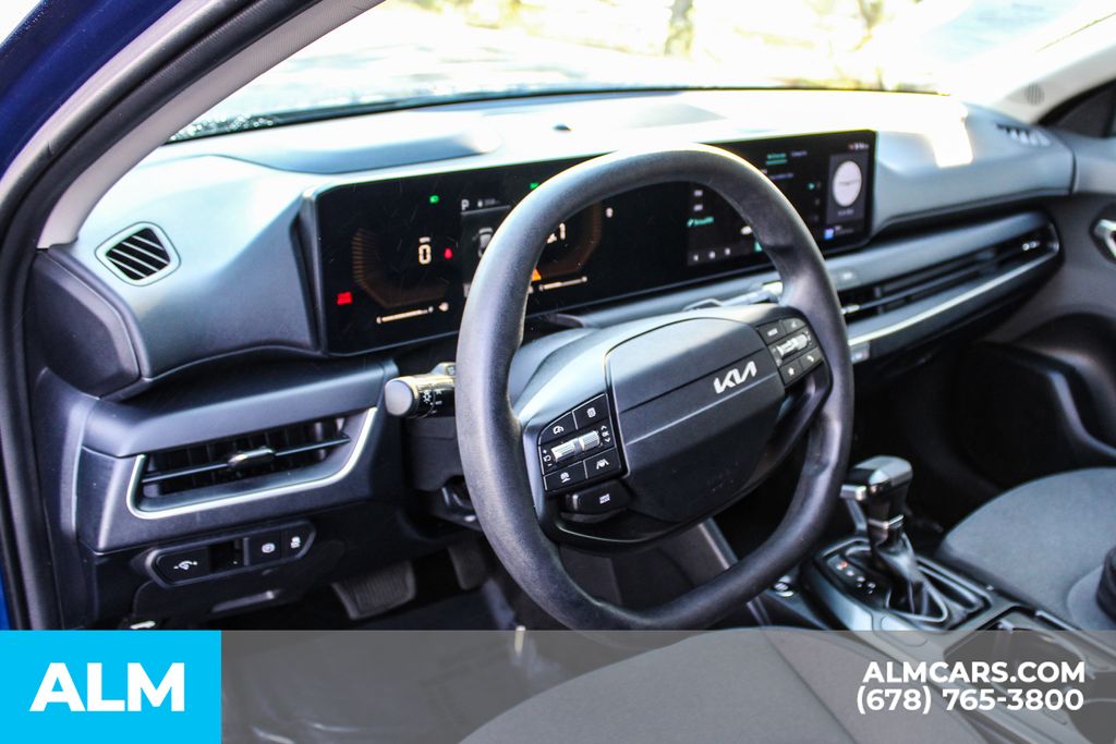Used 2025 Blue Kia LXS image 32